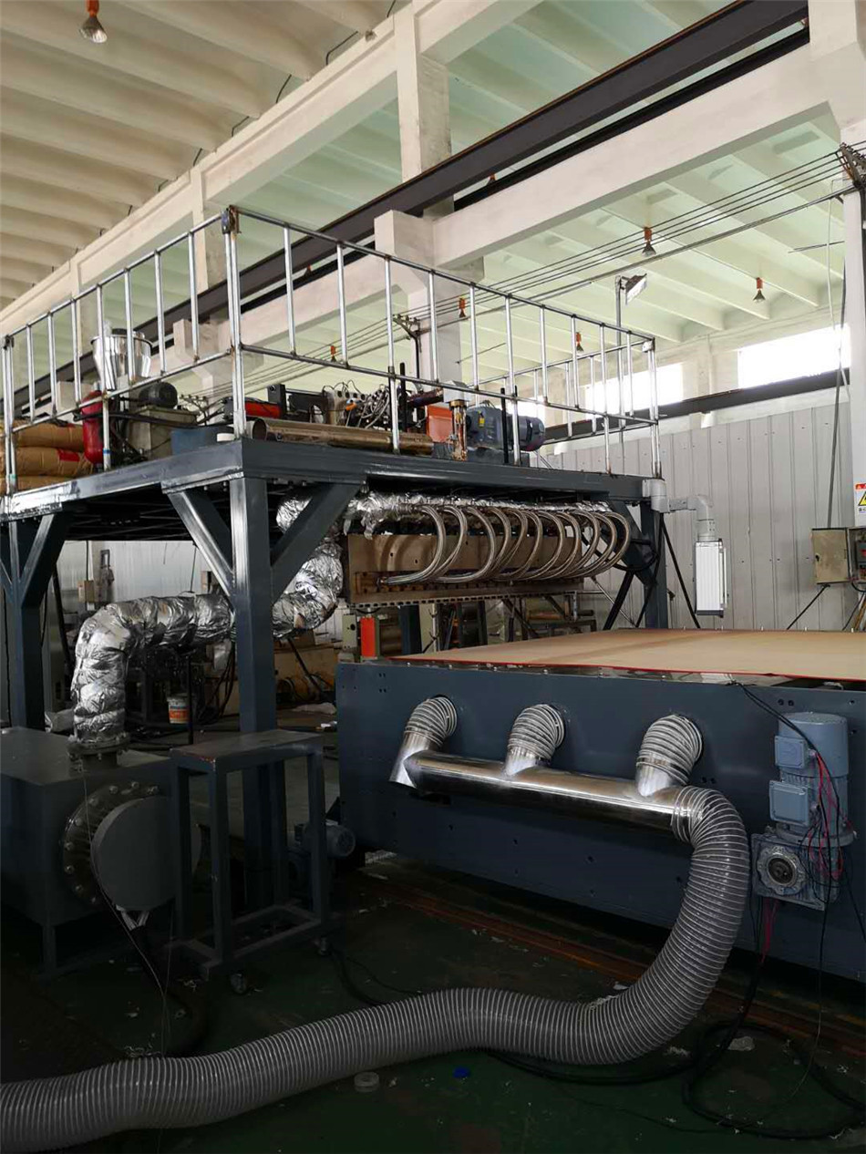 1600mm熔噴布生產(chǎn)線現(xiàn)貨_玖德隆機(jī)械有限公司